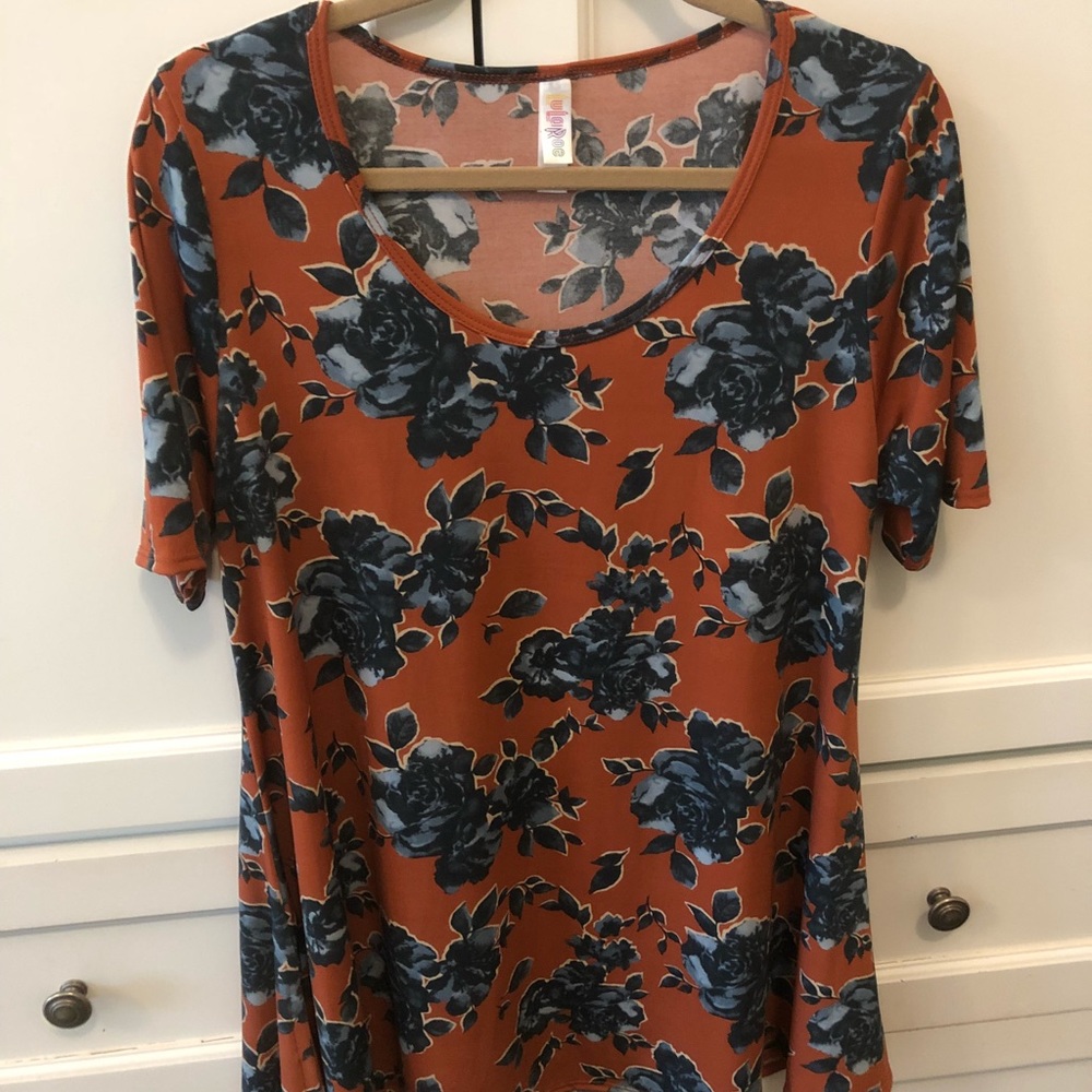 LuLaRoe Perfect T